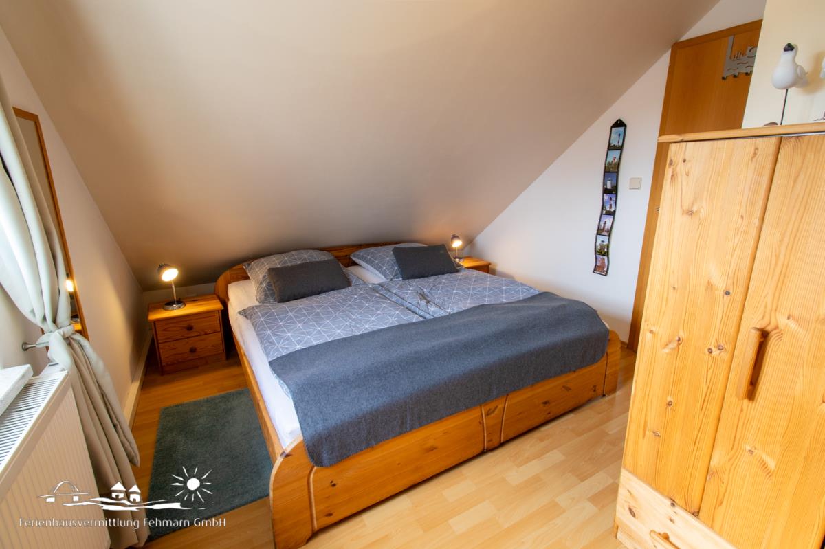 Schlafzimmer DG